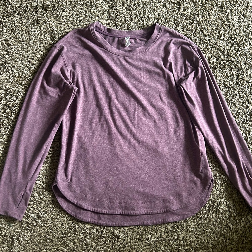 Heathered red top.